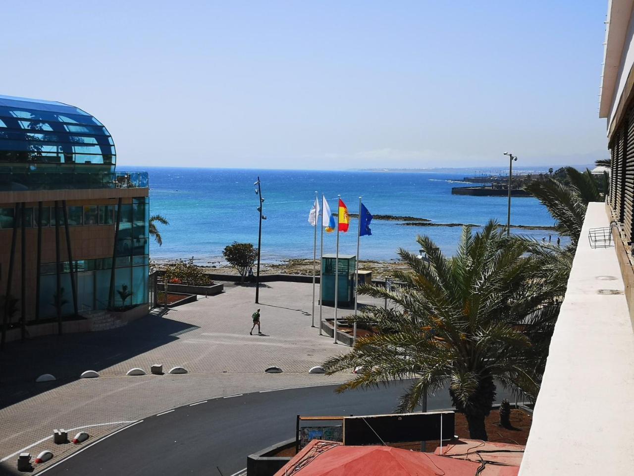 Appartement Arrecife Beach Front *